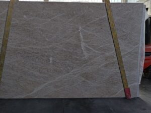 Taj Mahal Quarzit Rohtafeln satiniert 3 cm (3).JPG