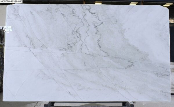 Bianco Supreme Quarzit Rohtafeln2.jpg