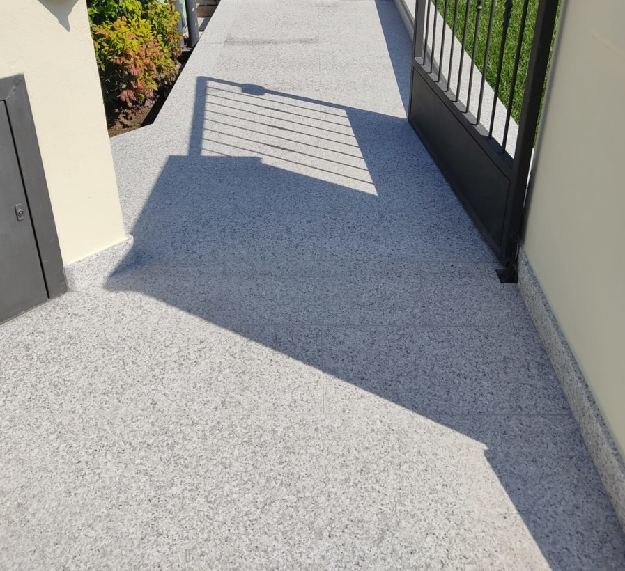 Bianco Sardo Granit Terrassenplatten geschliffen