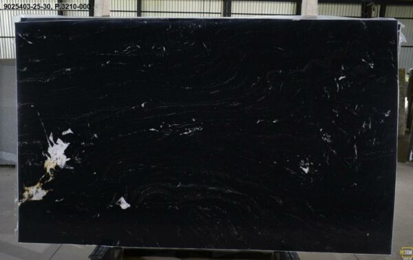 Preto Makalu Quartzite Rohtafeln1