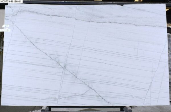 Bianco Supreme Quarzit Rohtafeln3.jpg