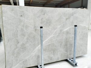 Taj Mahal Qzuarzit Rohtafeln 3 cm satiniert 1.jpg