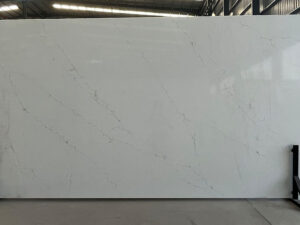 Calacatta Elegant Quartz Rohtafeln