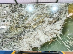 Cristallo Maestro Quartzite Rohtafeln