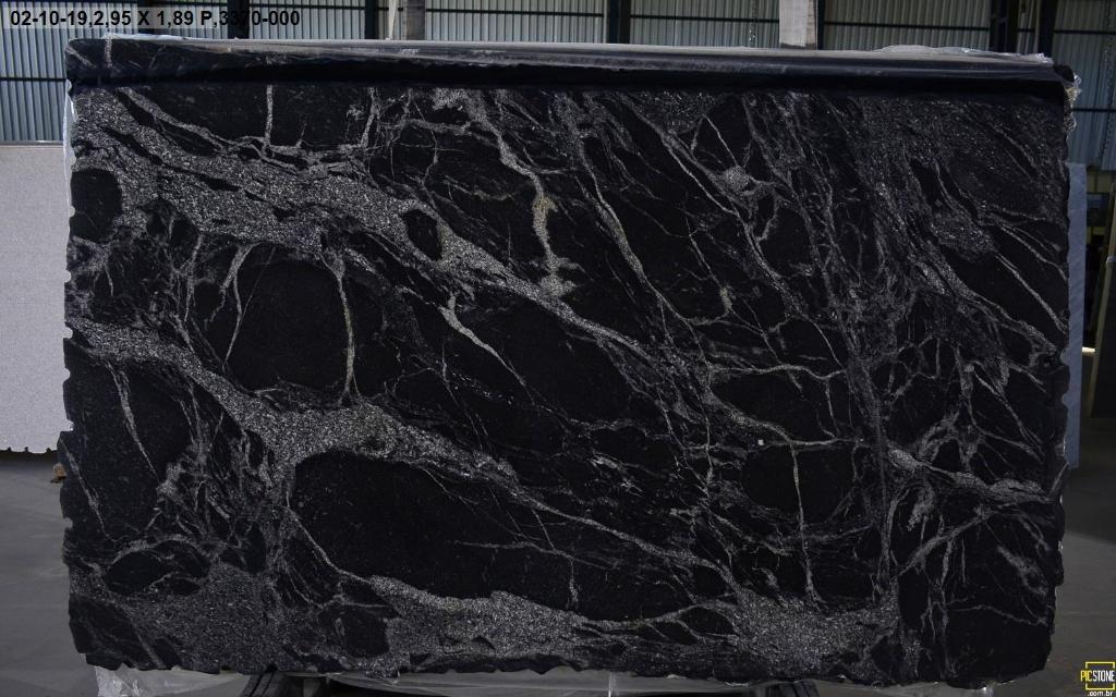 Spider Black Quartzite Rohtafeln