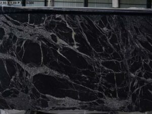 Spider Black Quartzite Rohtafeln