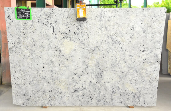 COLONIAL WHITE Granit Rohtafeln.JPG