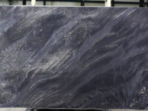 Jurassic Black Granit Rohtafeln.jpg