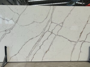 Calacatta Lux Quartz Rohtafeln