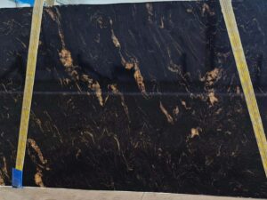 Cosmic Black Granit Rohtafeln.jpg