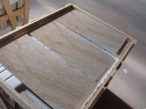 Breccia Sarda - Daino Reale Marmor Fliesen.jpg