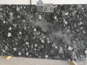 Titanic Green Granit Rohtafeln