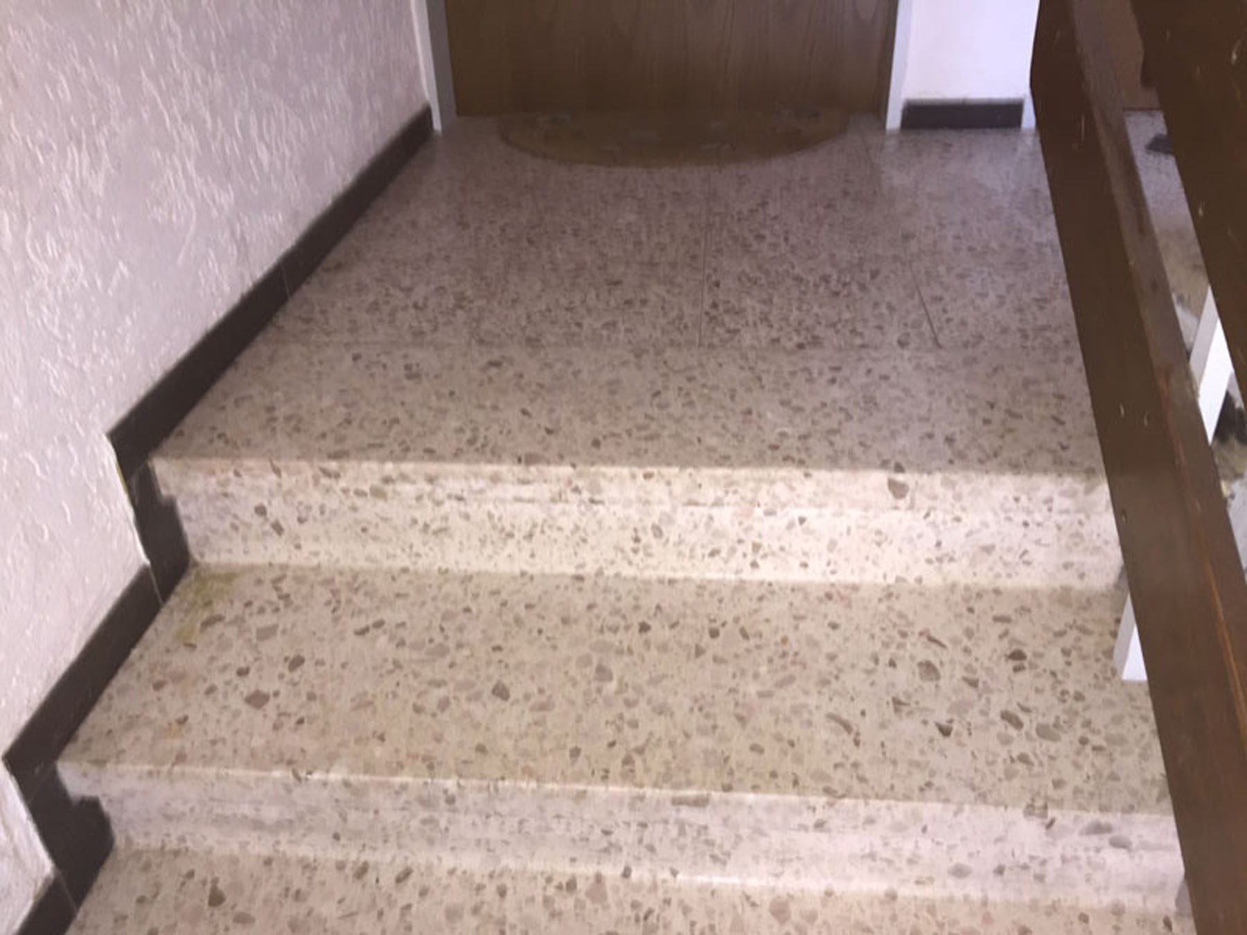 Breccia Aurora 9022 Betonwerkstein Treppe