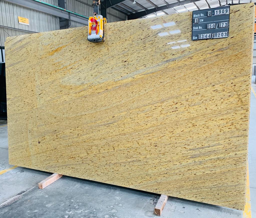 New Kashmir Gold Granit Rohtafeln