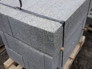 Granit Grau Kantensteine geflammt 6x20 cm
