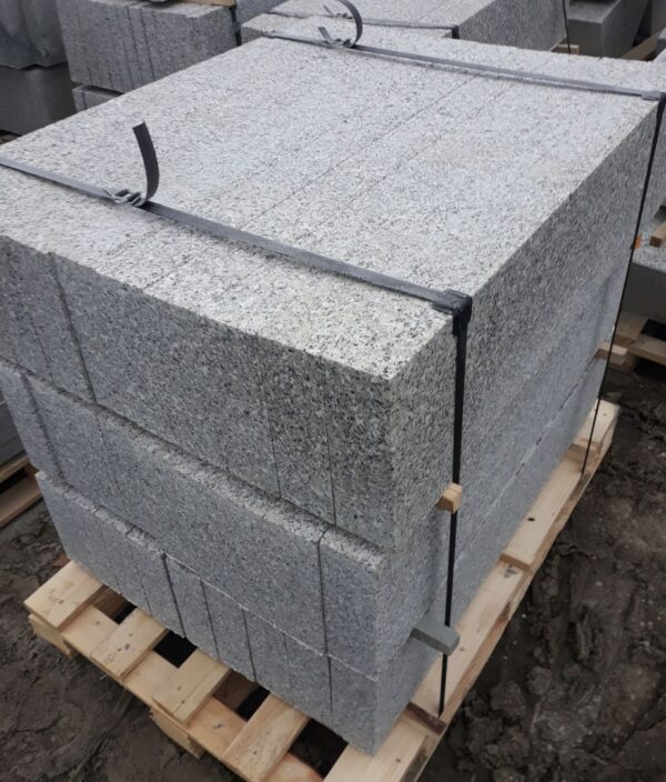 Granit Grau Kantensteine geflammt 6x20 cm