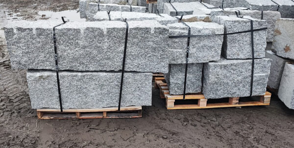 Granit Grau Mauersteine spaltrauh 40x40x60-150.jpg
