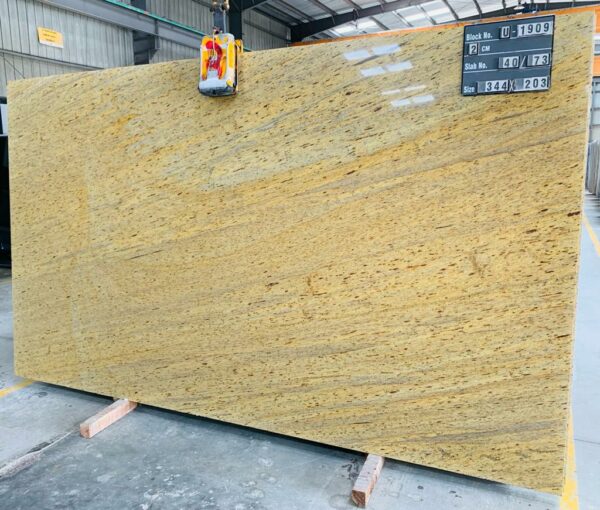 New Kashmir Gold Granit Rohtafeln