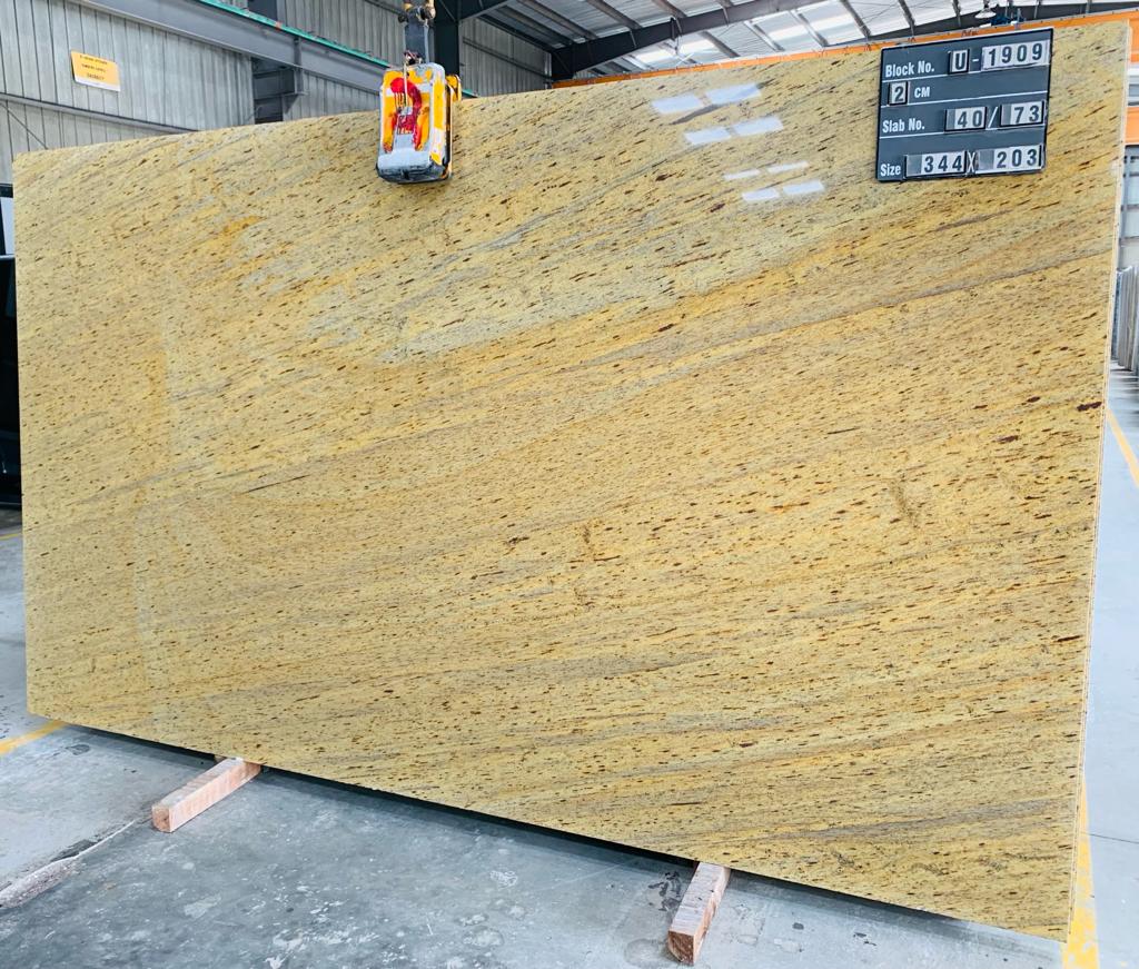 New Kashmir Gold Granit Rohtafeln