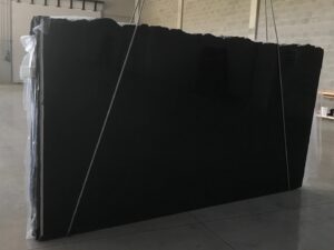 Nero Assoluto Zimbawe Granit Rohtafel poliert