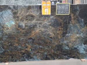 LABRODRITE MADAGASCAR BLUE Granit Rohtafeln