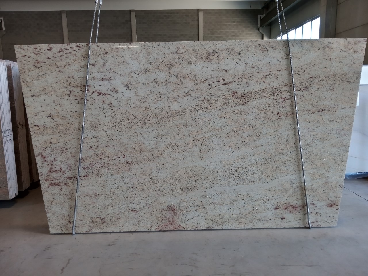 Ivory Brown Granit Rohtafeln