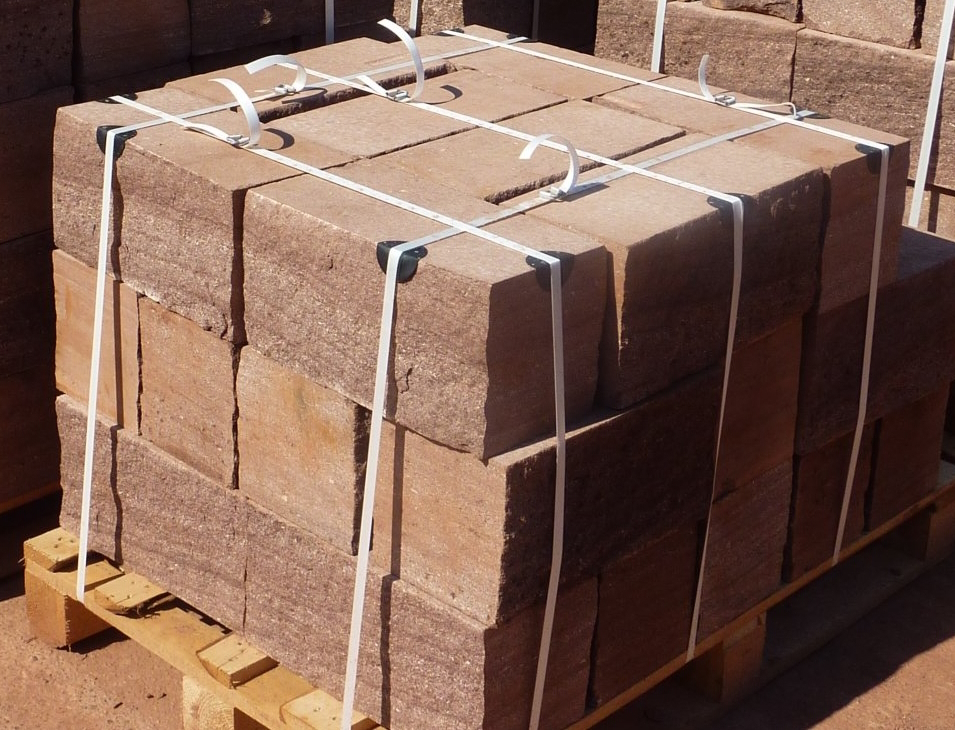 Sandstein rot Mauersteine 40x20x20 gesägt+gespalten1.jpg
