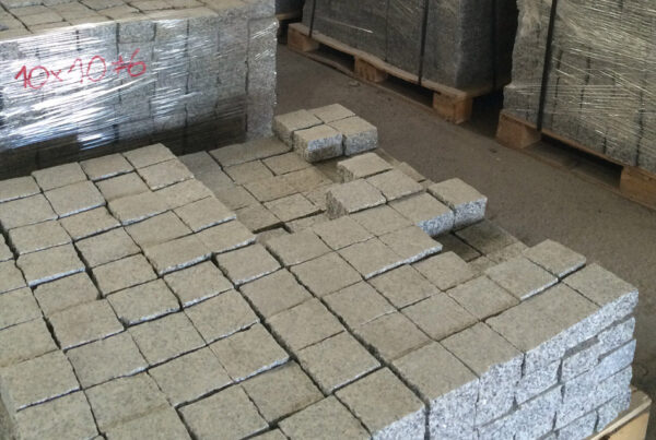 Granit Grau Pflasterseine.
