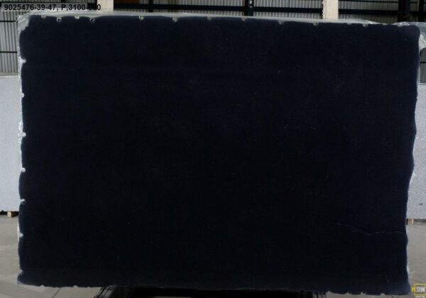 Negro Castillo Quartzite Rohtafeln