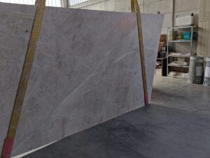 Taj Mahal Quarzit Rohtafeln satiniert 3 cm.JPG