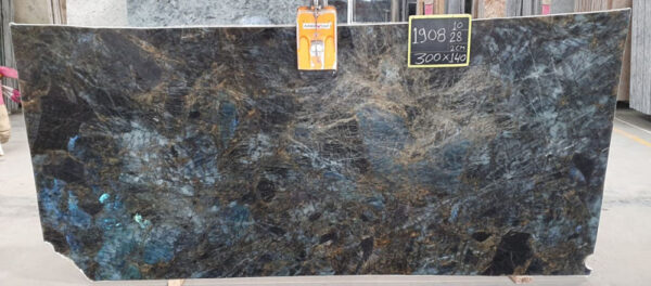 LABRODRITE MADAGASCAR BLUE Granit Rohtafeln1