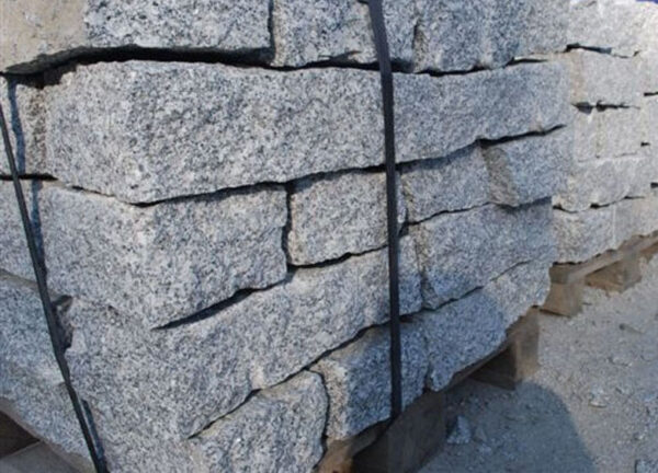 Granit Grau Mauersteine gespalten 40-40x60-140 cm