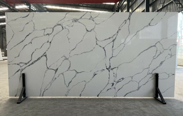 Calacatta Fusion Quartz Rohtafeln